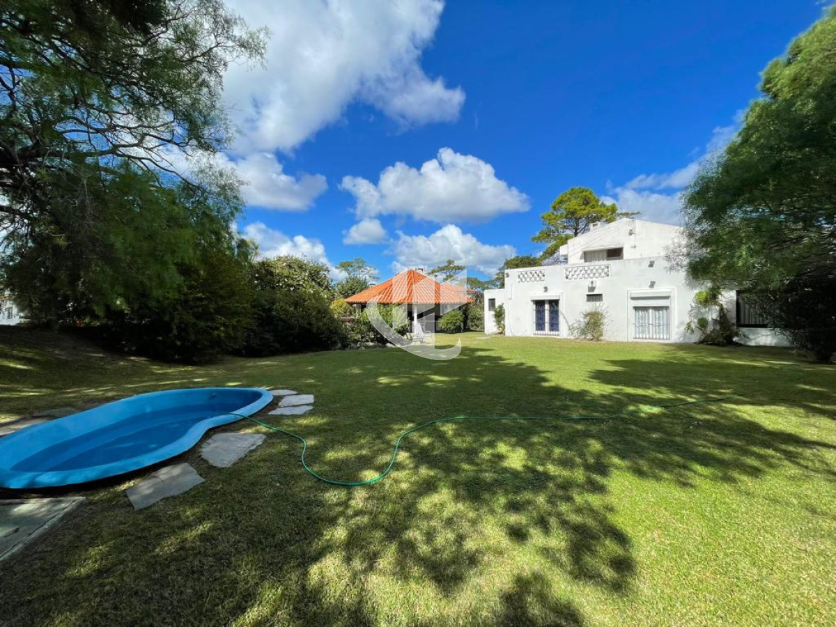 Casa ID.1918 - PUNTA DEL ESTE MANSA CASA 4 DORMITORIOS AMPLIO TERRENO 