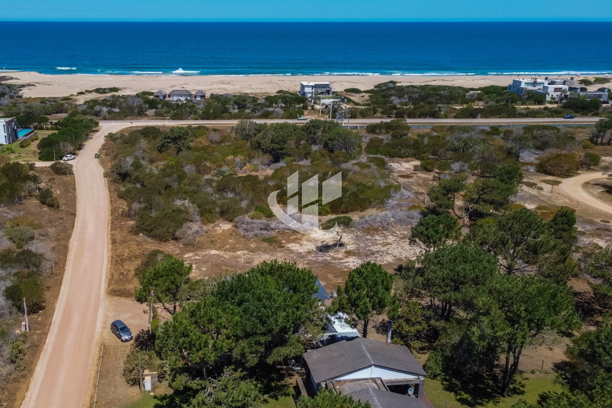Casa ID.655 - Venta, casa, 4 dormitorios, Arenas de Jose Ignacio.