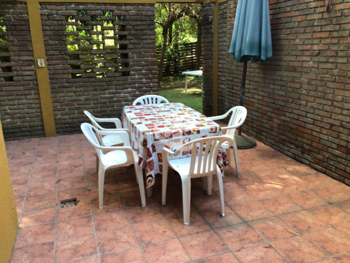Casa ID.722 - Alquiler anual, 3 dormitorios, Solanas, Punta Ballena.