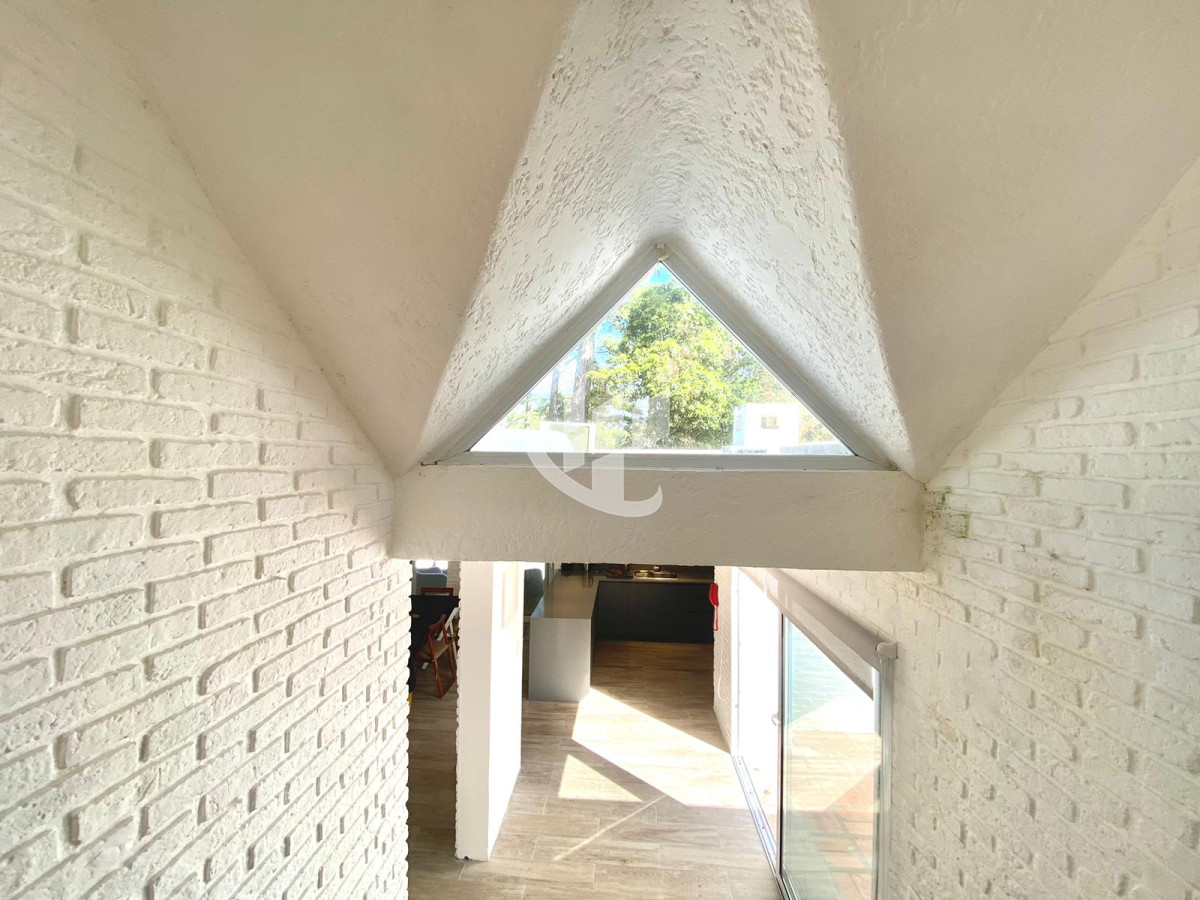 Casa ID.1223 - Alquiler anual casa 4 dormitorios en Punta del Este 