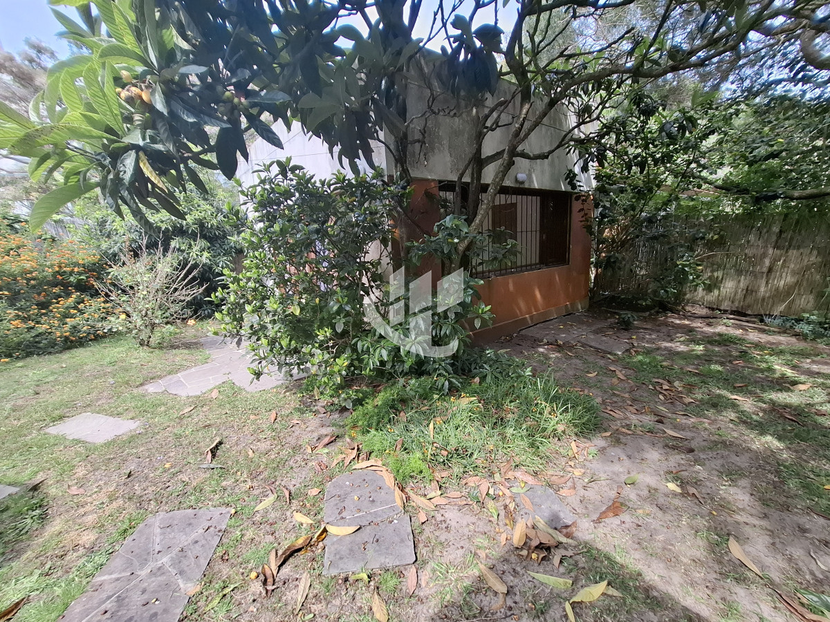 Casa ID.1442 -  CASA EN VENTA 4 DORMITORIOS, PLAYA BRAVA PARADA 7 PUNTA DEL ESTE