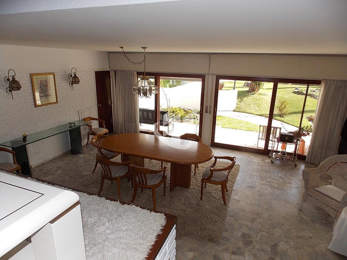 Casa ID.1432 - PUNTA DEL ESTE MANSA CASA A 100 METROS DEL MAR 4 DORMITORIOS PISCINA CLIMATIZADA