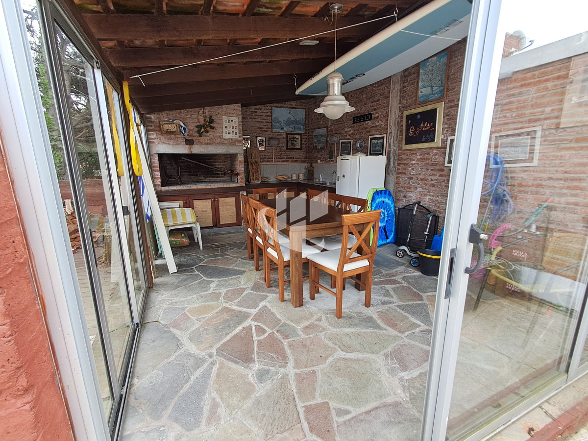 Casa ID.1540 - PUNTA DEL ESTE BARRIO RESIDENCIAL EXCELENTE PROPIEDAD DE 2 DORMITORIOS 3 BAÑOS 