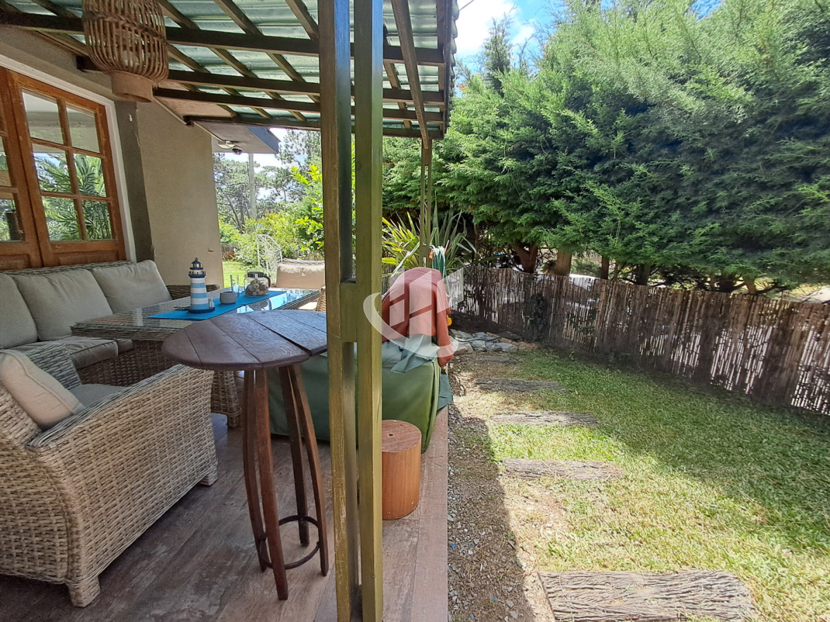 Casa ID.2395 - PUNTA DEL ESTE SAN RAFAEL 4 DORMITORIOS 2 BAÑOS PISCINA PARRILLERO