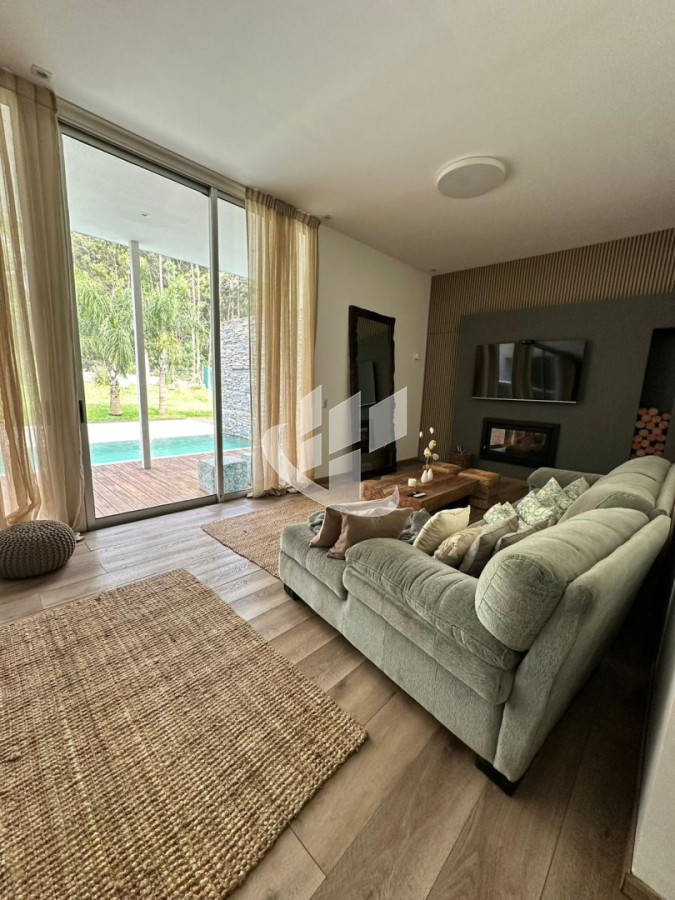 Casa ID.2405 - Alquiler de Verano, 3 dormitorios con piscina climatizada, Burnett, Punta del Este