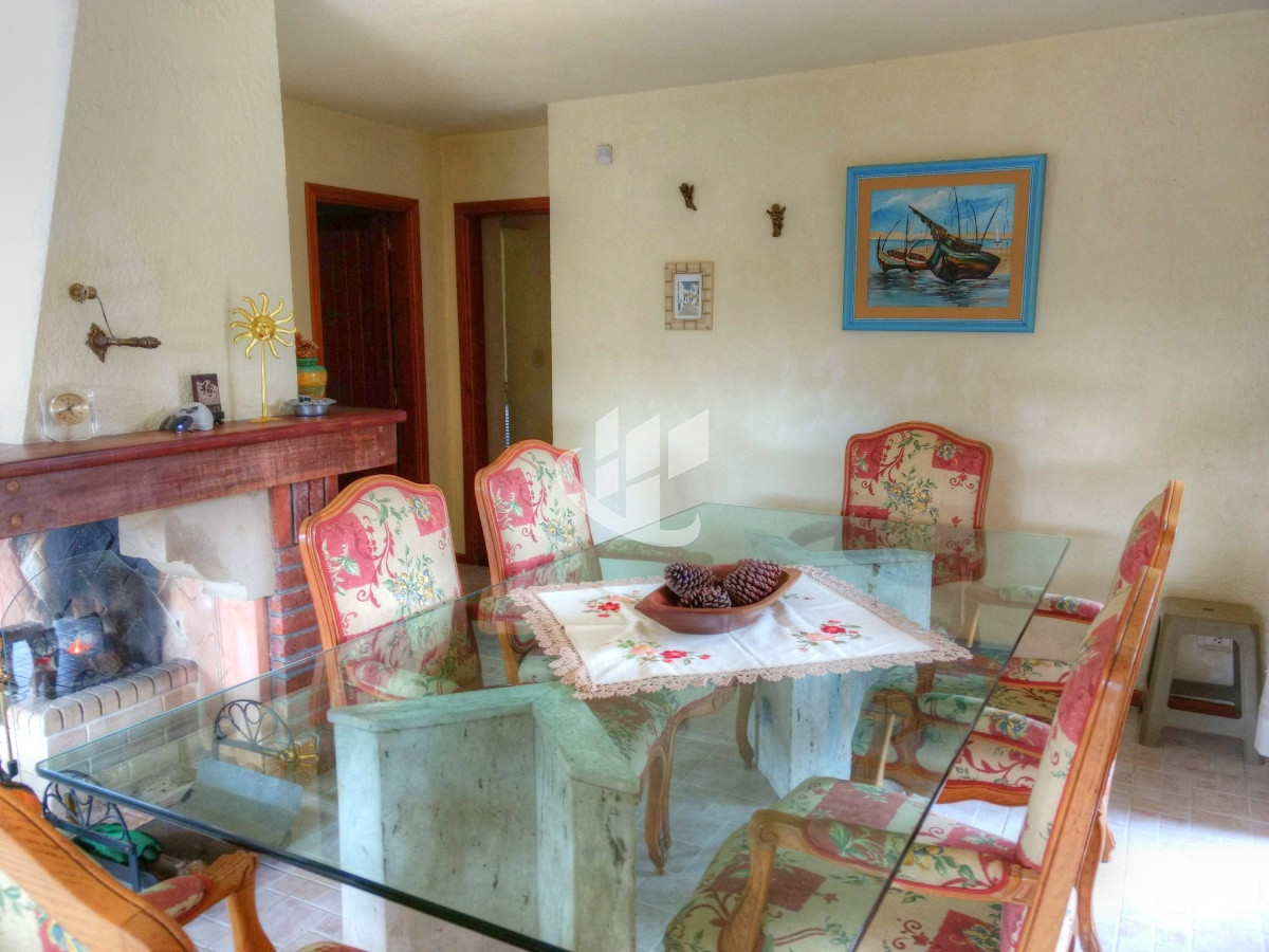 Casa ID.256 - Casa 3 dormitorios, esquinera, Cantegril, Punta del Este