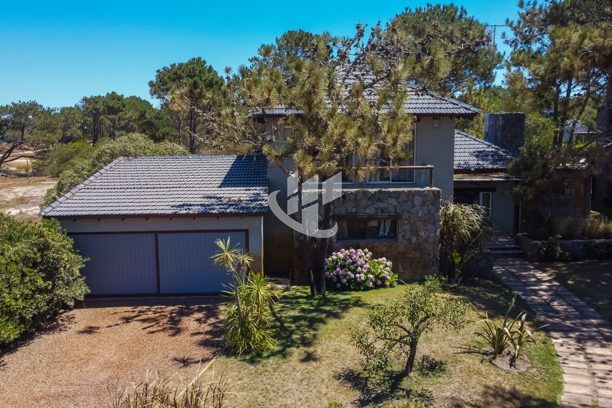 Casa ID.655 - Venta, casa, 4 dormitorios, Arenas de Jose Ignacio.