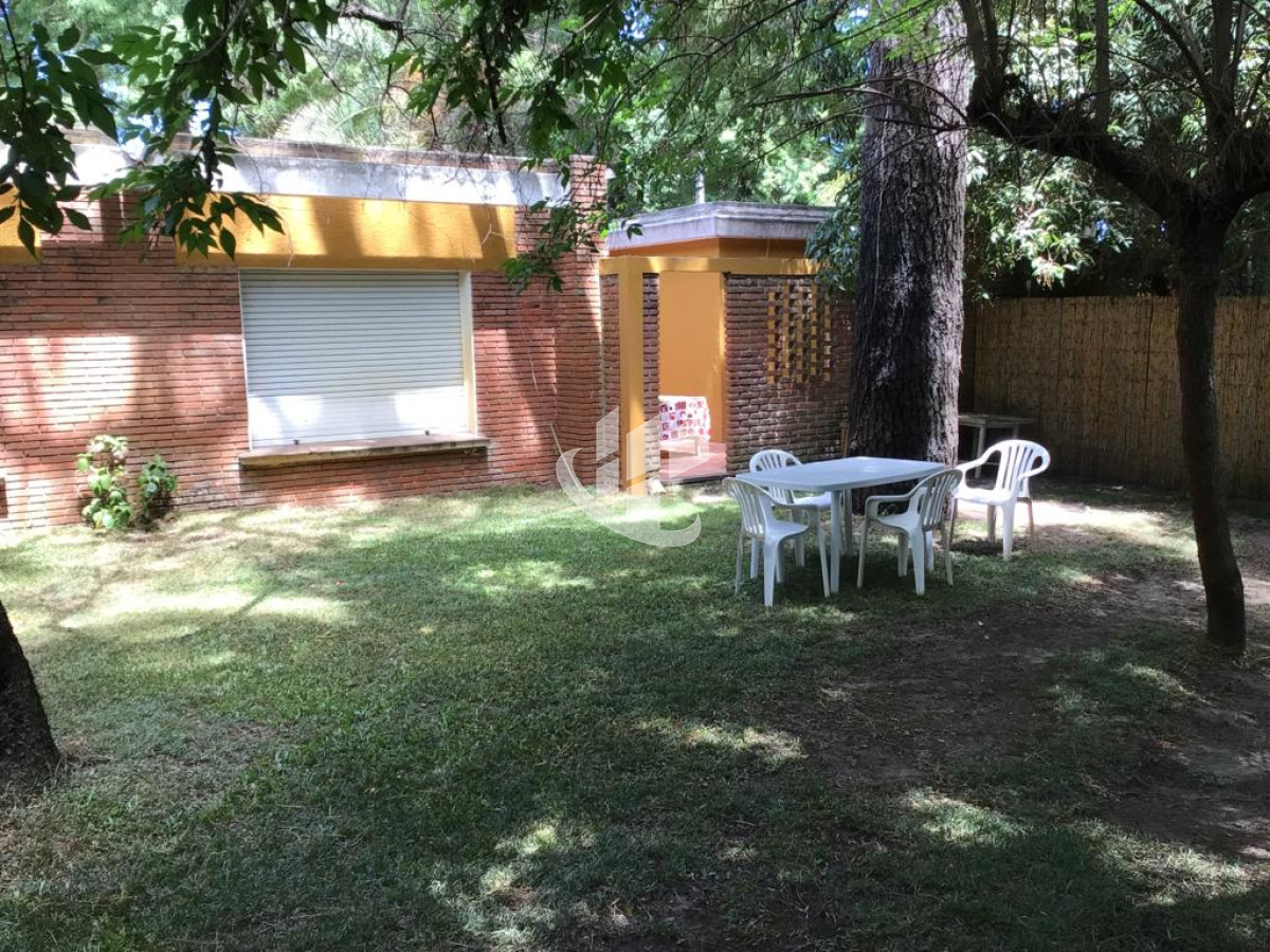 Casa ID.722 - Alquiler anual, 3 dormitorios, Solanas, Punta Ballena.