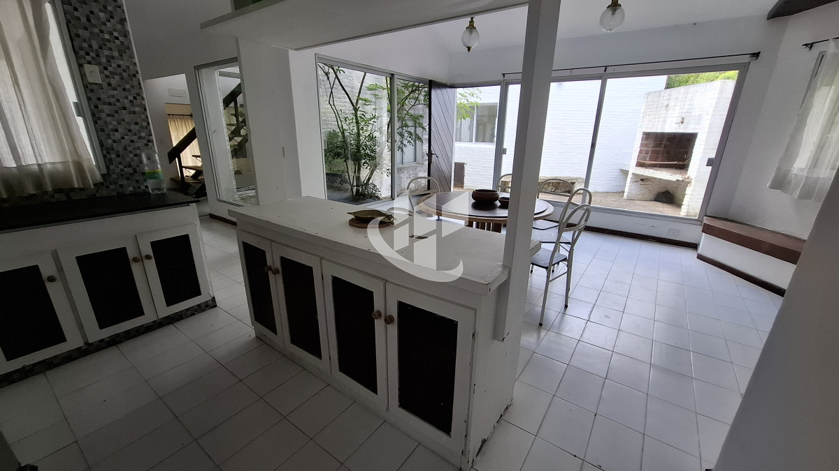 Casa ID.1606 - Alquiler Temporada, Casa, Punta Ballena, Con vista, Punta del Este