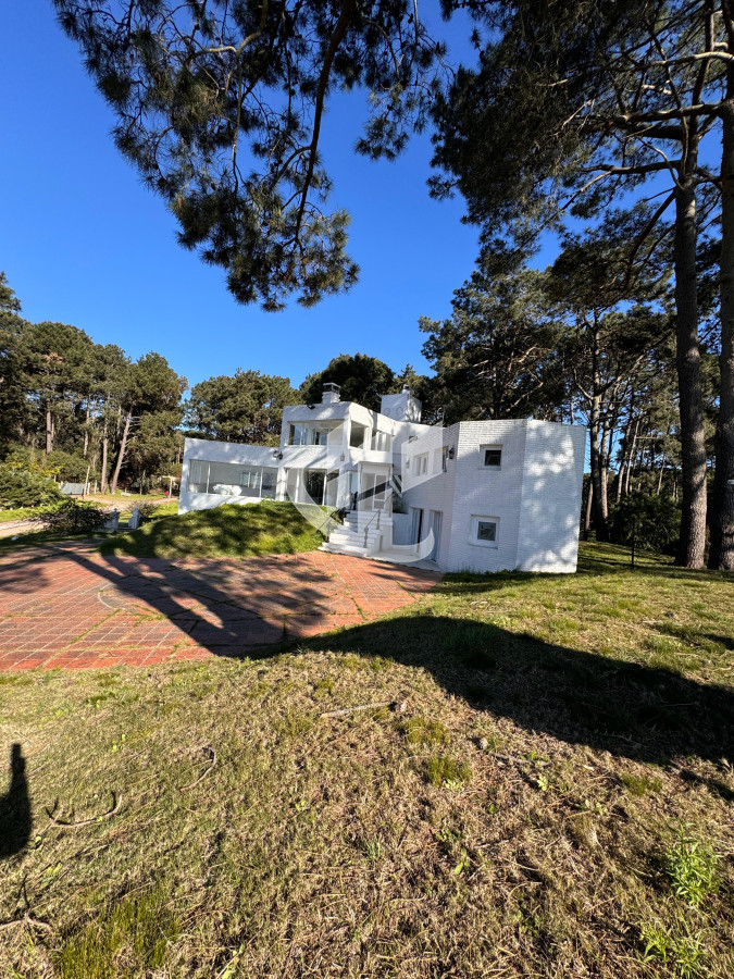 Casa ID.1568 - Casa en Venta Primera linea a la laguna. Punta Ballena.