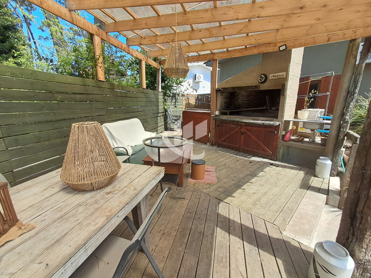 Casa ID.2395 - PUNTA DEL ESTE SAN RAFAEL 4 DORMITORIOS 2 BAÑOS PISCINA PARRILLERO