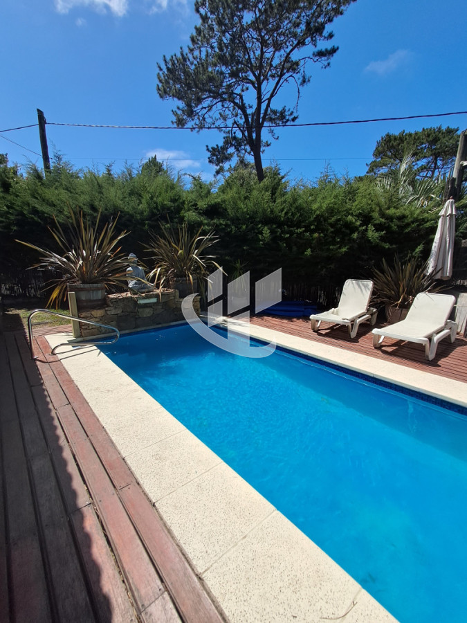 Casa ID.2395 - PUNTA DEL ESTE SAN RAFAEL 4 DORMITORIOS 2 BAÑOS PISCINA PARRILLERO