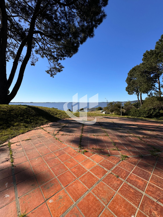 Casa ID.1568 - Casa en Venta Primera linea a la laguna. Punta Ballena.