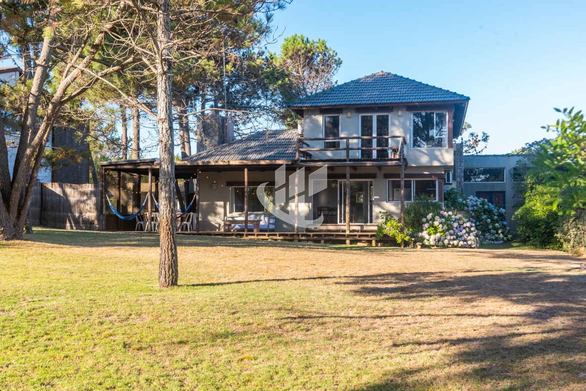 Casa ID.655 - Venta, casa, 4 dormitorios, Arenas de Jose Ignacio.