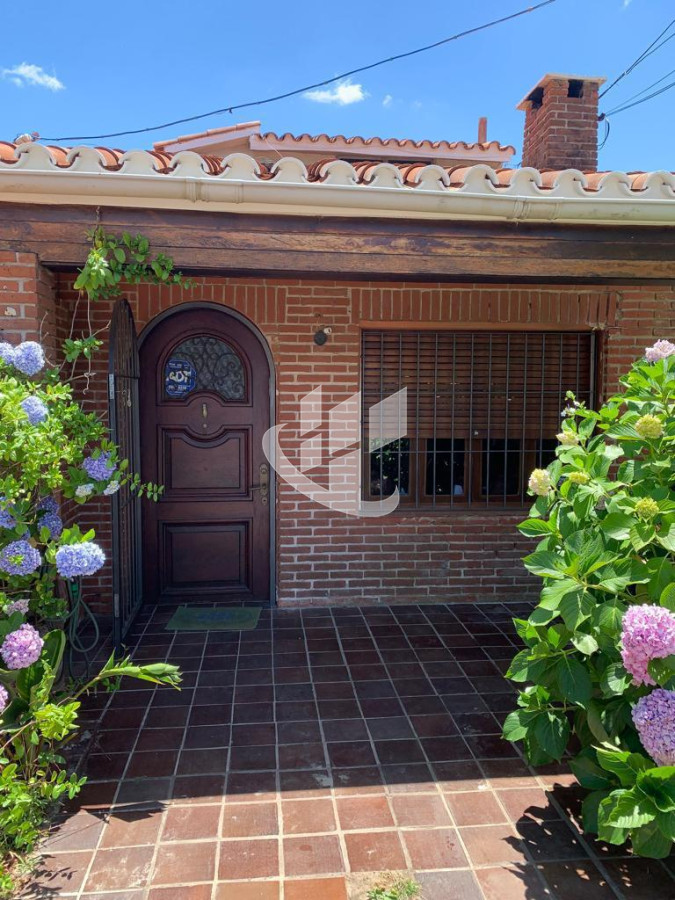Casa ID.691 - Alquiler anual, casa, 3 dormitorios, Playa Mansa, Punta del Este