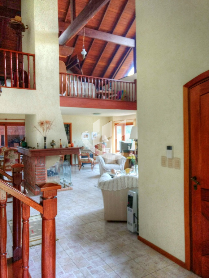 Casa ID.256 - Casa 3 dormitorios, esquinera, Cantegril, Punta del Este