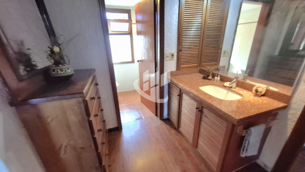 Casa ID.1708 - Venta, casa 3 dormitorios, con piscina, Pinares, Punta del Este