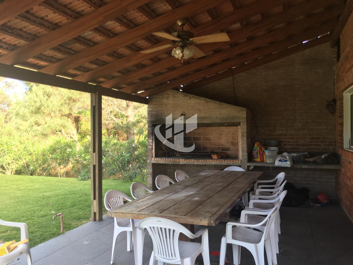 Casa ID.1434 - PUNTA BALLENA TIO TOM CASA DE 5 DORMITORIOS CON PISCINA CLIMATIZADA