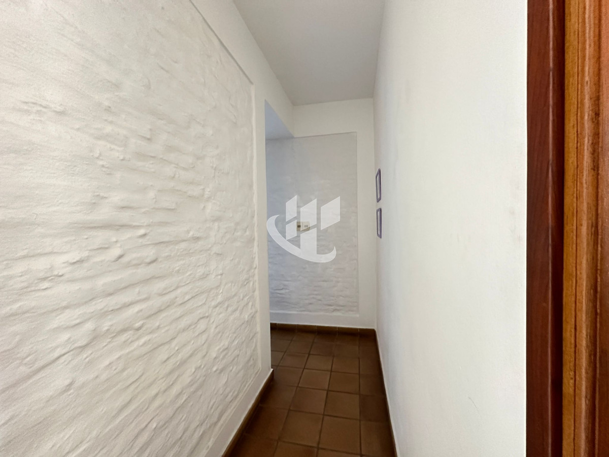 Casa ID.1419 - CASA CENTRICA EN MERCEDES LISTA PARA INGRESAR, CON 1.000 M2 DE TERRENO