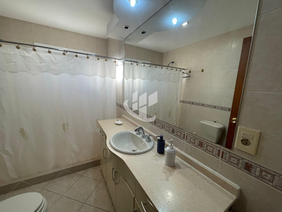 Casa ID.1989 - Casa en Venta de 4 dormitorios en zona Mansa - Punta del Este