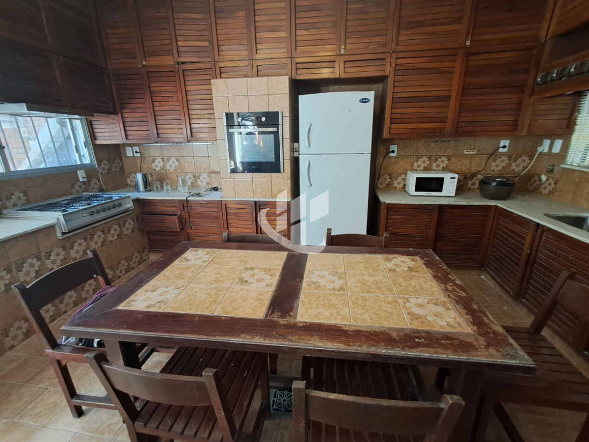 Casa ID.2406 - PUNTA DEL ESTE MANSA 5 DORMITORIOS 3 BAÑOS SE ALQUILA ENERO