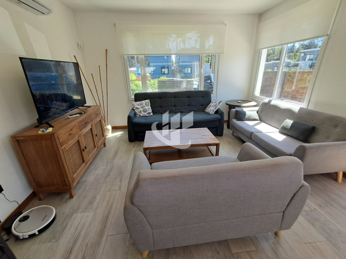 Casa ID.2391 - PUNTA DEL ESTE PARQUE BURNETT 2 DORMITORIOS 2 BAÑOS