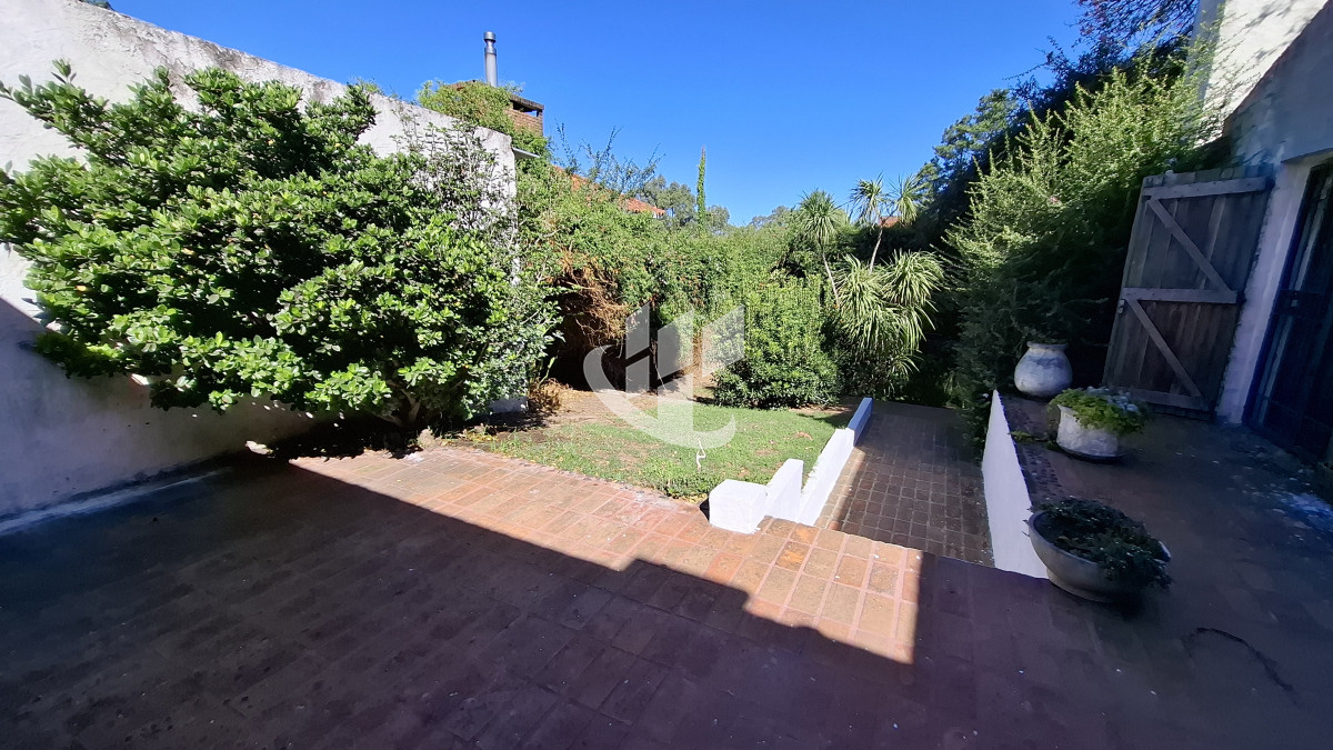 Casa ID.1708 - Venta, casa 3 dormitorios, con piscina, Pinares, Punta del Este