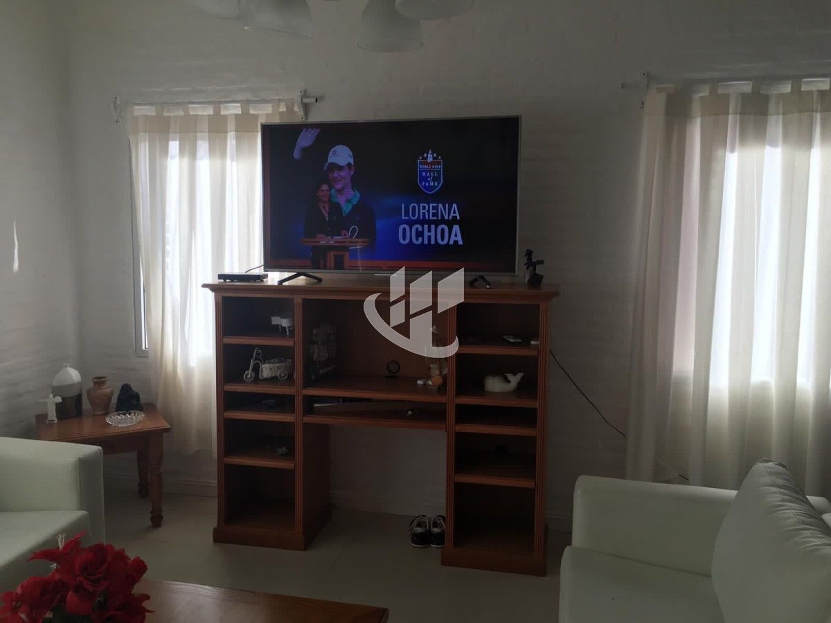Casa ID.1434 - PUNTA BALLENA TIO TOM CASA DE 5 DORMITORIOS CON PISCINA CLIMATIZADA