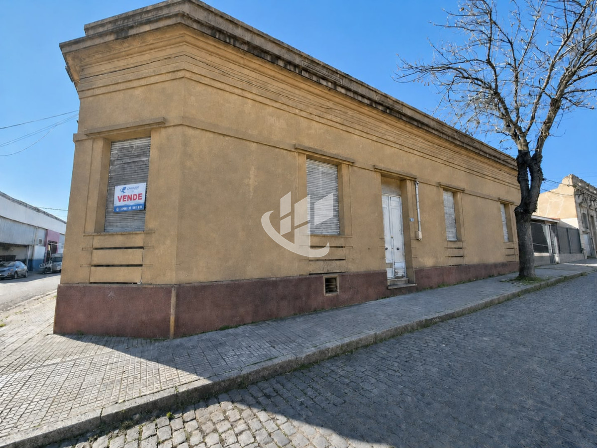 Casa ID.2838 - ESQUINA EN VENTA CON GRAN POTENCIAL