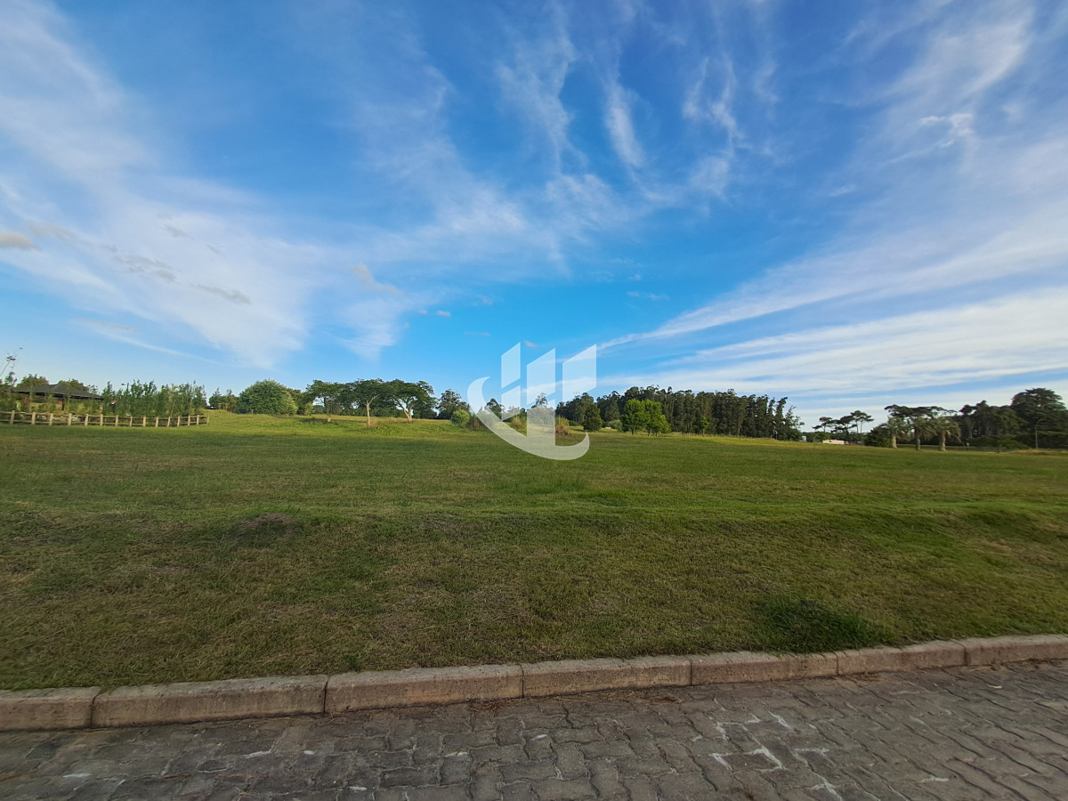 Casa ID.1592 - PUNTA DEL ESTE BARRIO CERRADO A MINUTOS DE LA PENINSULA Y DE LA BARRA