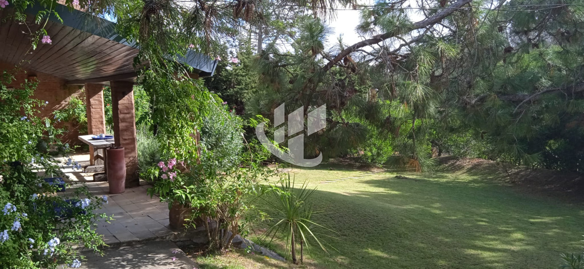 Casa ID.689 - Venta, casa, 3 suites mas dep, La Barra, Punta del Este