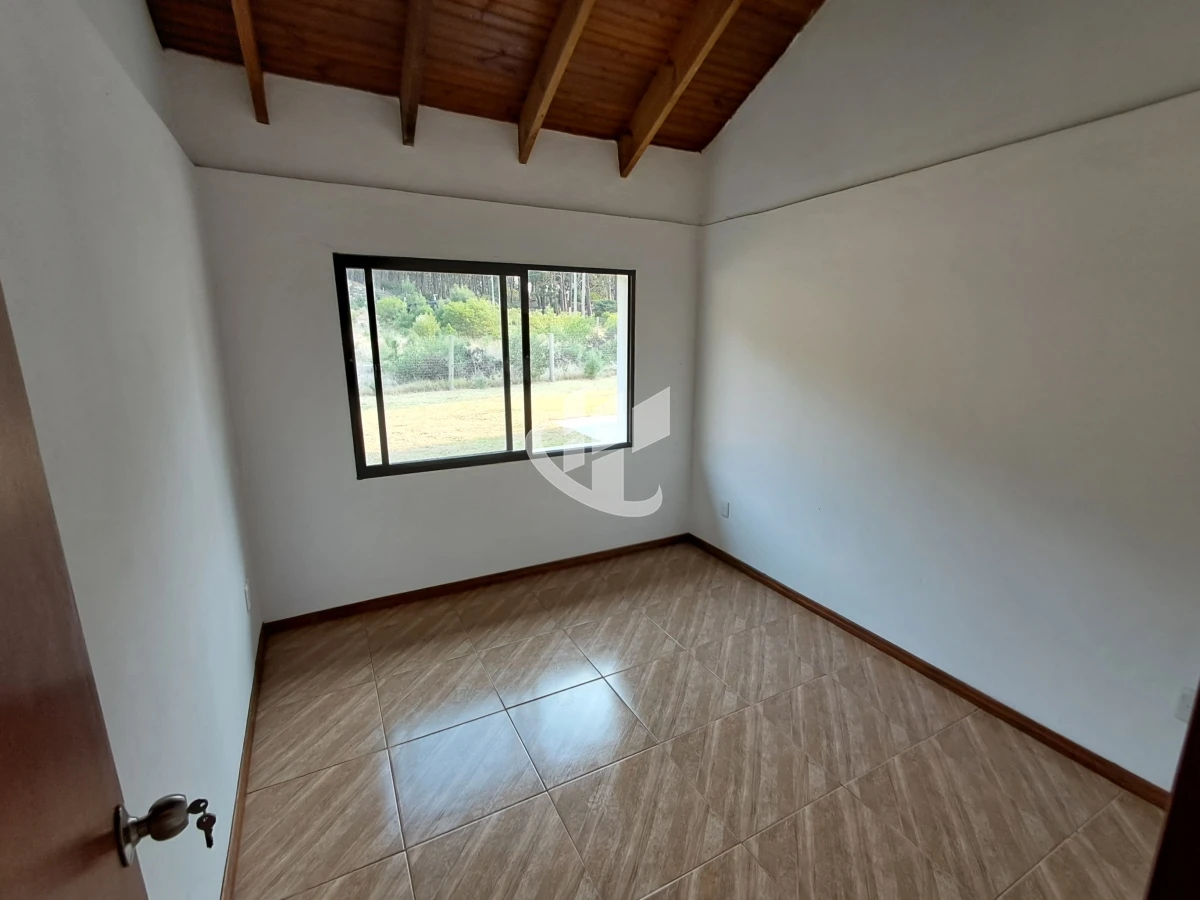 Casa ID.1349 - PUNTA BALLENA CLUB DEL LAGO CASA 3 DORMITORIOS CON PARRILLERO TECHADO VENTA
