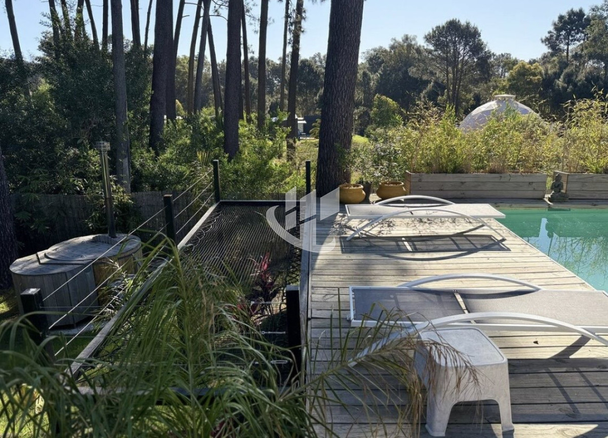 Casa ID.2814 - CASA EN EL BOSQUE 2 DORMITORIOS CON PISCINA CLIMATIZADA Y JACUZZI - BARRA VERDE