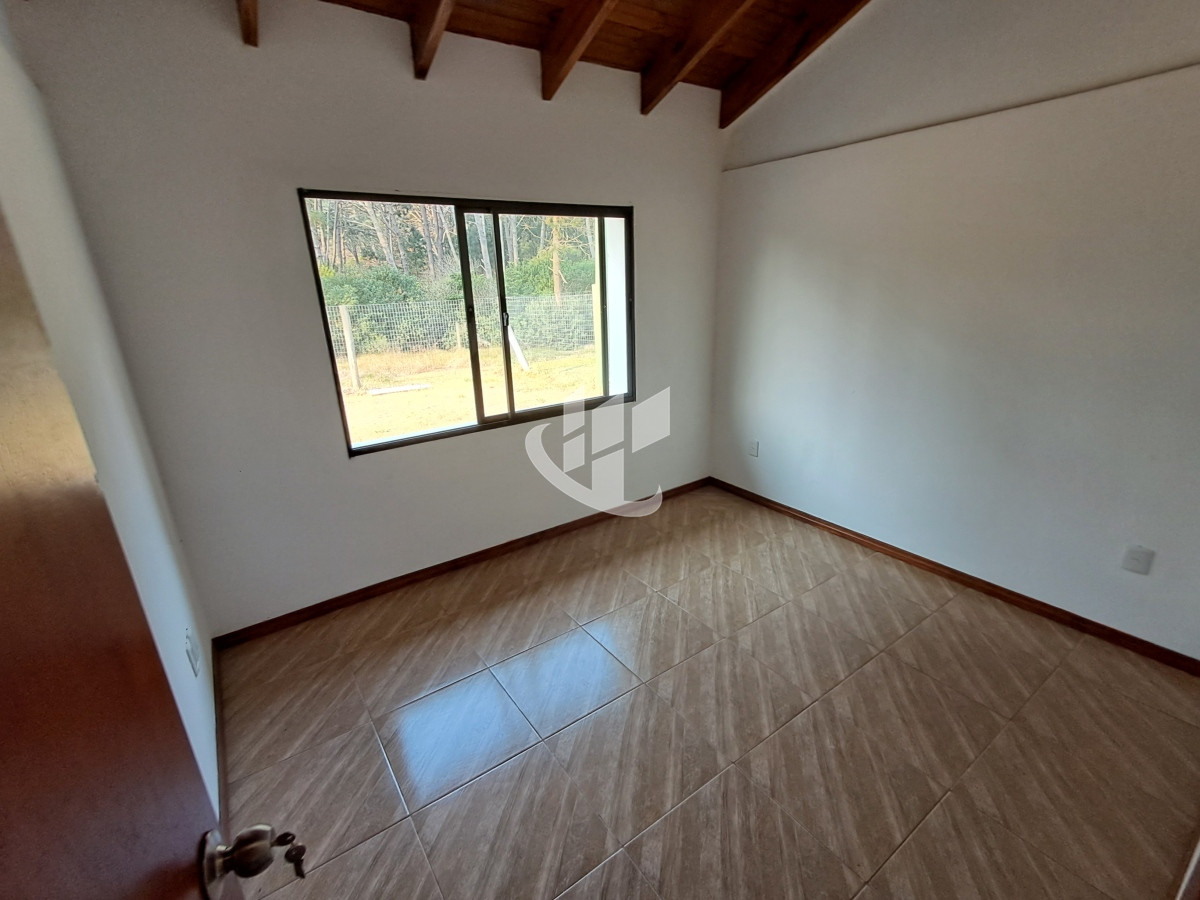 Casa ID.1349 - PUNTA BALLENA CLUB DEL LAGO CASA 3 DORMITORIOS CON PARRILLERO TECHADO VENTA
