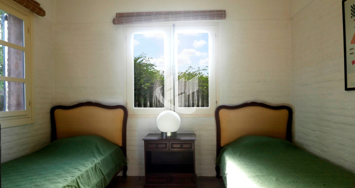 Casa ID.689 - Venta, casa, 3 suites mas dep, La Barra, Punta del Este