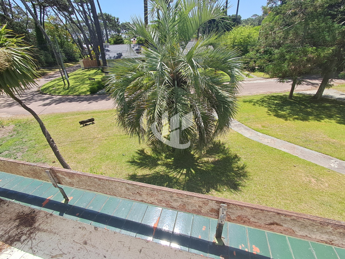 Casa ID.2333 - PUNTA DEL ESTE MANSA A METROS DEL MAR HERMOSA PROPIEDAD CON POTENCIAL
