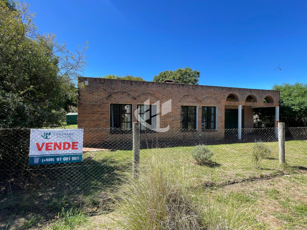 Casa ID.2525 - COMODIDAD Y ESPACIO: CASA DE 3 DORMITORIOS CON GRAN FONDO