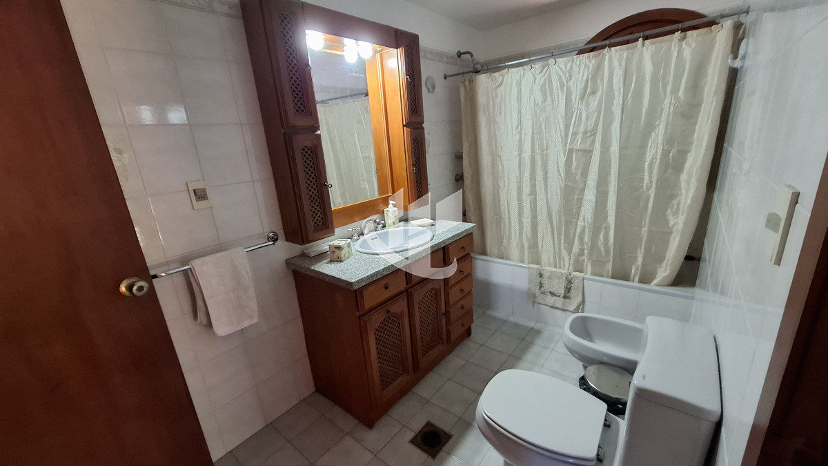 Casa ID.1609 - Casa en venta, 5 dormitorios y barbacoa cerrada. Tio Tom, Maldonado