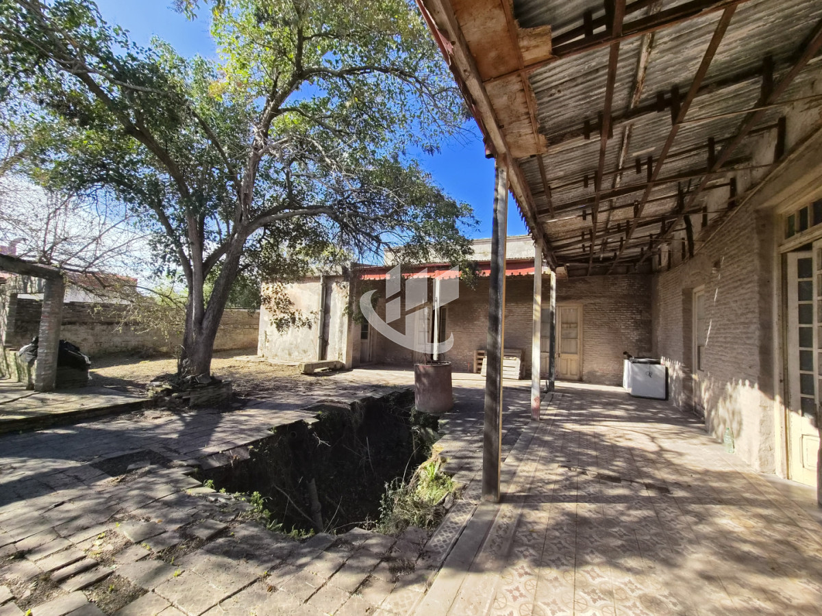 Casa ID.2838 - ESQUINA EN VENTA CON GRAN POTENCIAL
