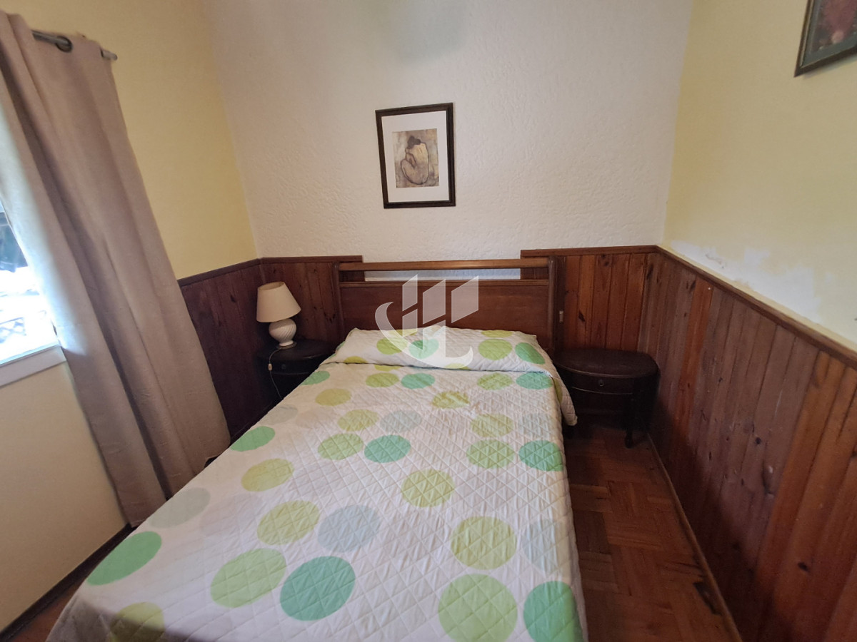 Casa ID.2532 - PUNTA DEL ESTE LAS DELICIAS GRAN CASA DE 5 DORMITORIOS PISCINA CANCHA DE PADLE EN VENTA