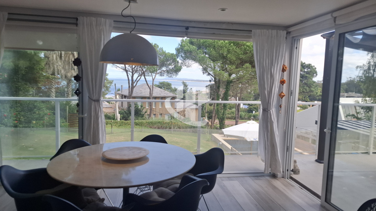 Casa ID.2570 - Venta, 4 dormitorios, vista al mar, piscina, Rinconada al Mar, Punta Ballena