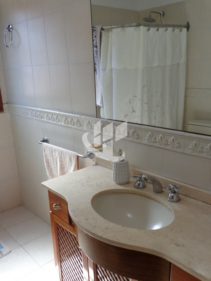 Casa ID.2109 - PUNTA DEL ESTE MARLY CASA DE 4 DORMITORIOS PISCINA EN ALQUILER TEMPORAL