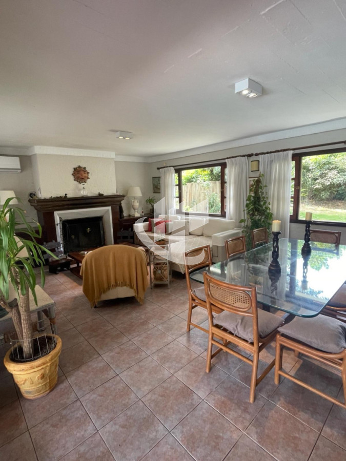 Casa ID.2501 - PUNTA DEL ESTE BARRIO MARLY 4 DORMITORIOS PISCINA ALQUILER ANUAL Y TEMPORADA