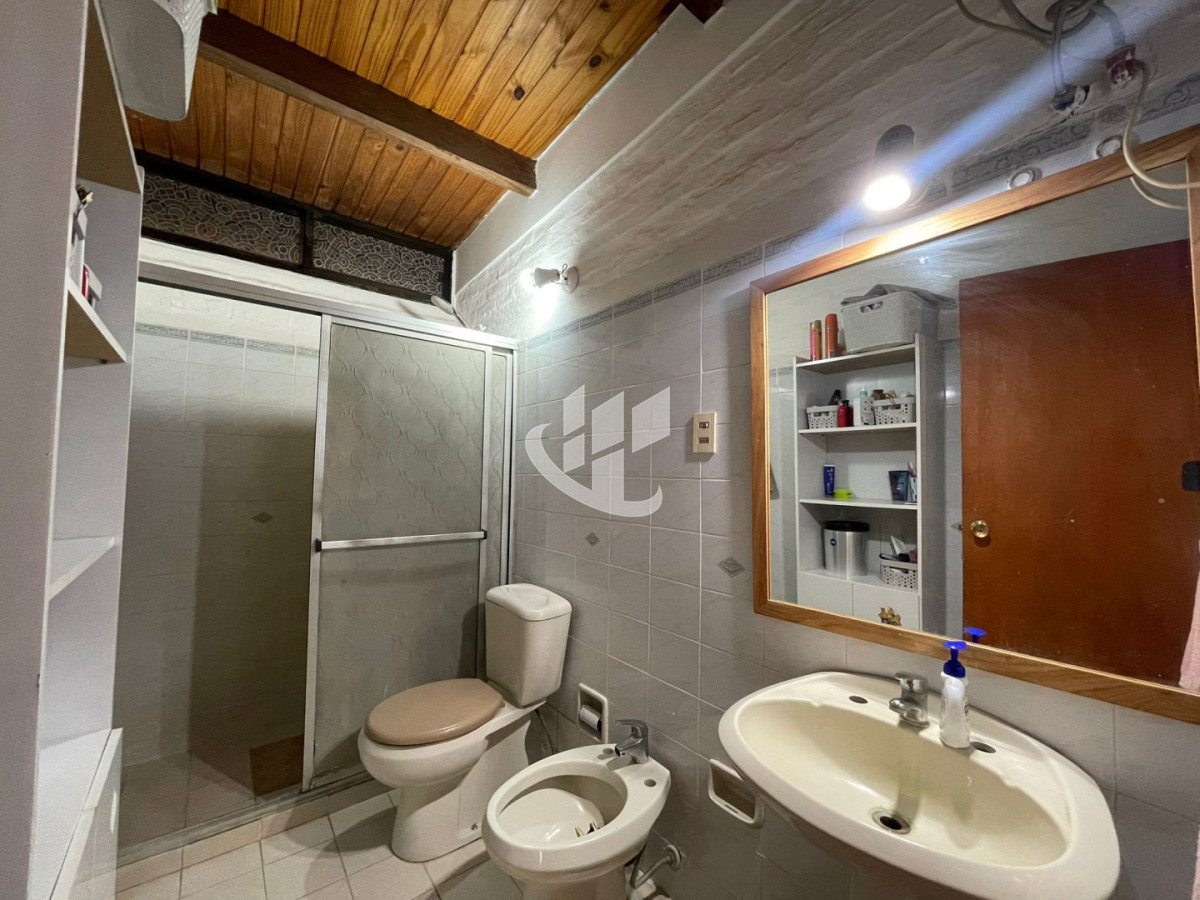 Casa ID.2525 - COMODIDAD Y ESPACIO: CASA DE 3 DORMITORIOS CON GRAN FONDO