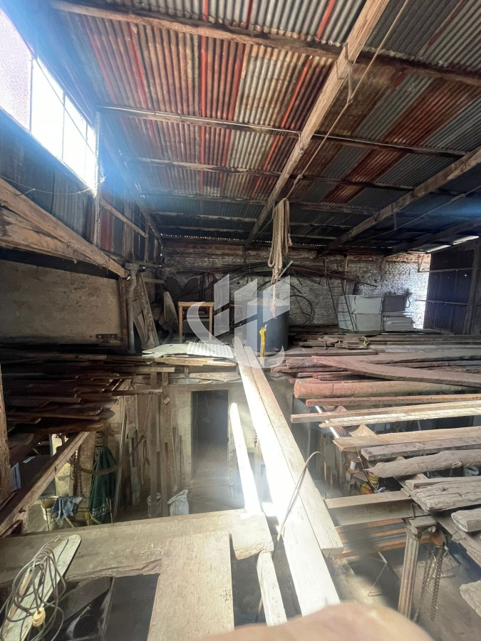 Casa ID.944 - EXCEPCIONAL ESQUINA CON 81 M2 DE FRENTE