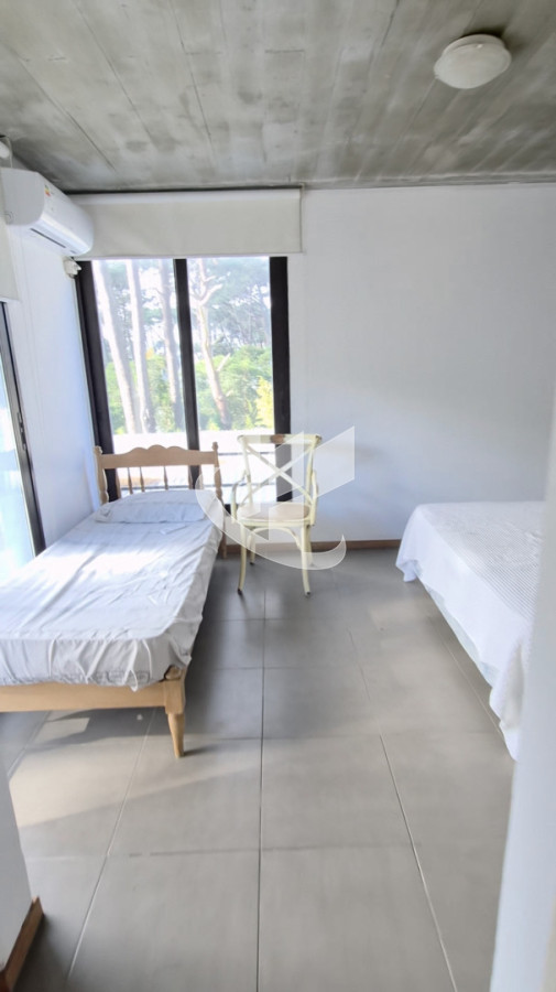 Casa ID.2617 - Casa en Alquiler Anual, 4 dormitorios en suite, Montoya, La Barra