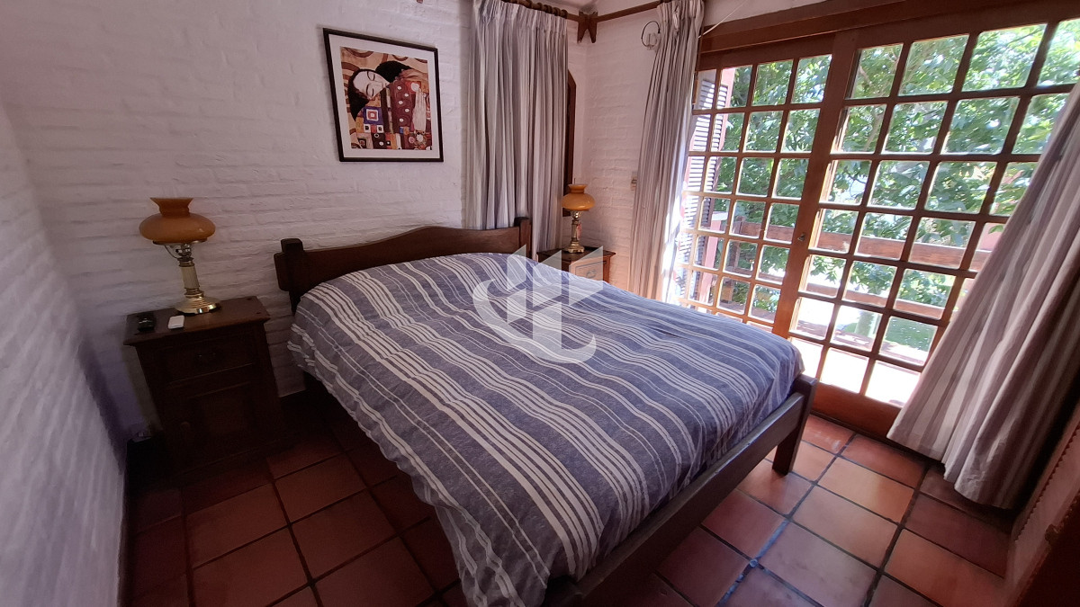 Casa ID.1609 - Casa en venta, 5 dormitorios y barbacoa cerrada. Tio Tom, Maldonado