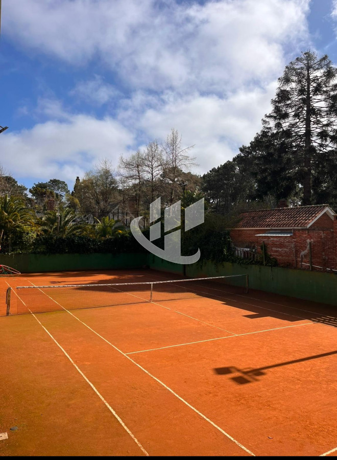 Casa ID.1680 - Alquiler de verano, 4 dormitorios, 3 baños, piscina climatizada, Mansa, Punta del Este