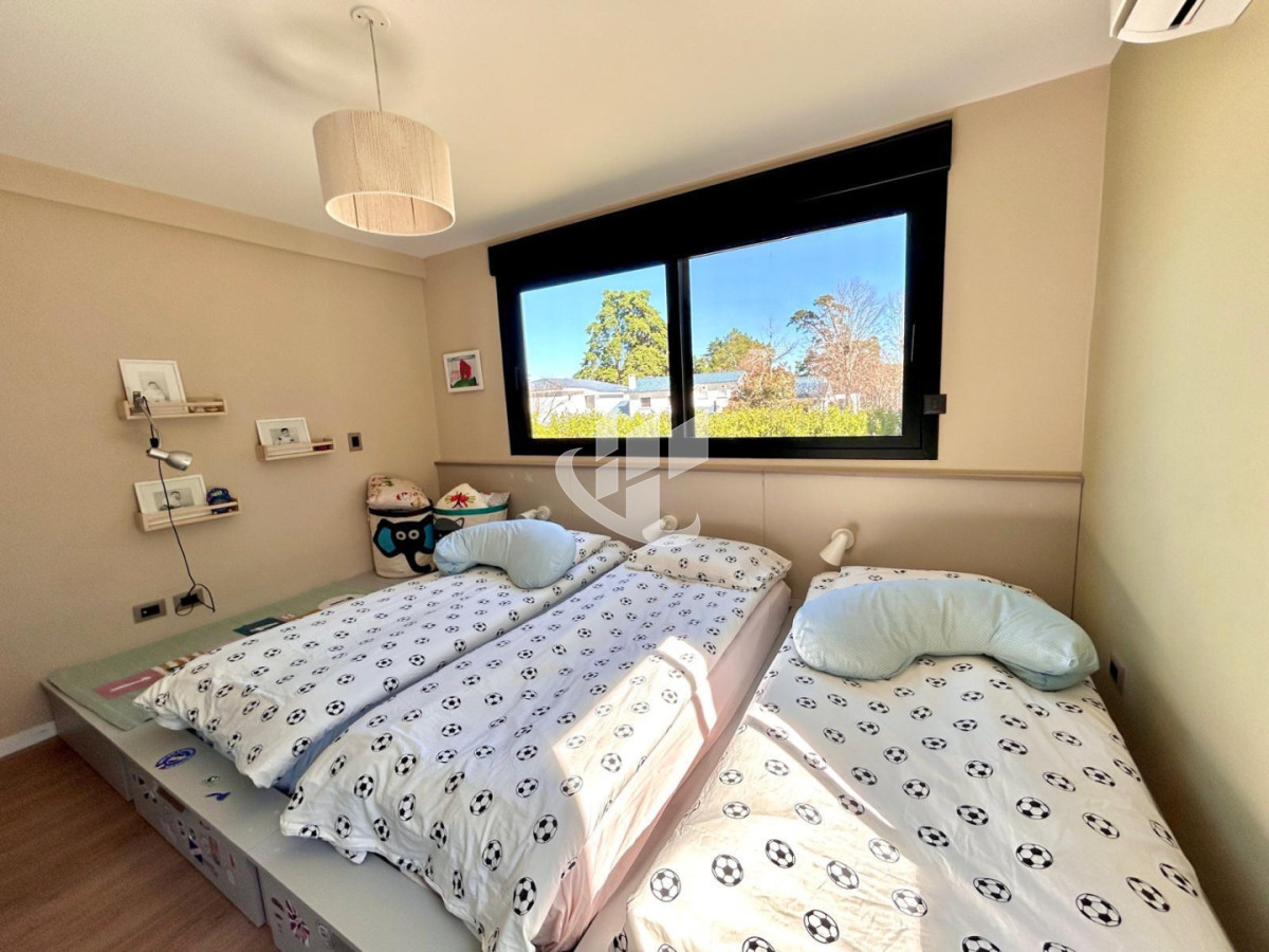 Casa ID.2899 - PUNTA DEL ESTE LUGANO HERMOSA CASA DE 4 DORMITORIOS PARRILLERO PISCINA CLIMATIZADA EN ALQUILER TEMPORAL