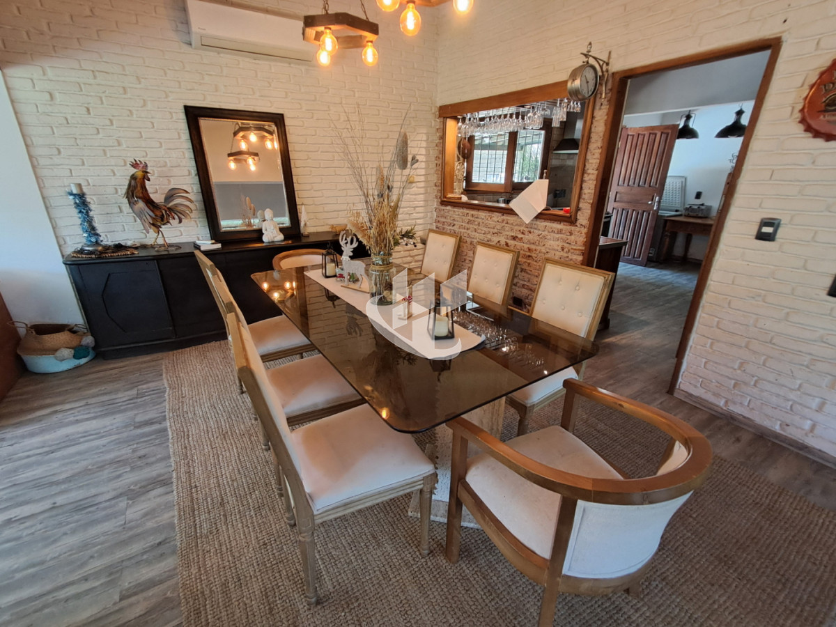 Casa ID.2395 - PUNTA DEL ESTE SAN RAFAEL 4 DORMITORIOS 2 BAÑOS PISCINA PARRILLERO